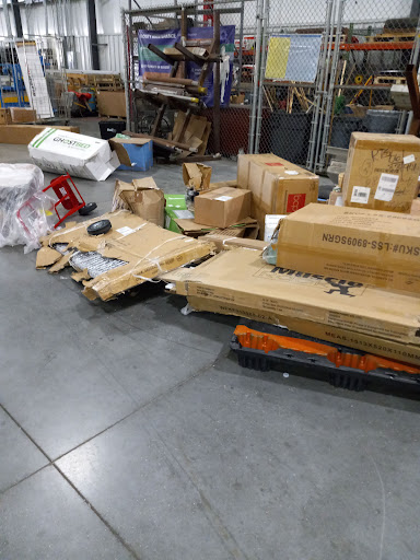 Shipping and Mailing Service «FedEx Ship Center», reviews and photos, 21600 Melrose Ave, Southfield, MI 48075, USA