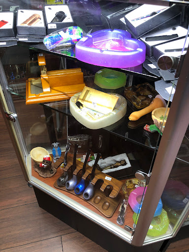 Tobacco Shop «Amsterdam Smoke Shop», reviews and photos, 5901 Warner Ave, Huntington Beach, CA 92649, USA