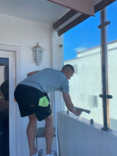 Jays window cleaning en Acantilados de Los Gigantes, Santa Cruz de Tenerife