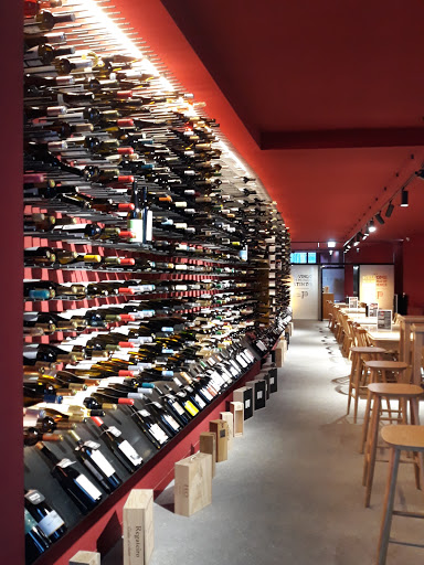 Wine Tasting Room - Sala de Provas do Porto | ViniPortugal