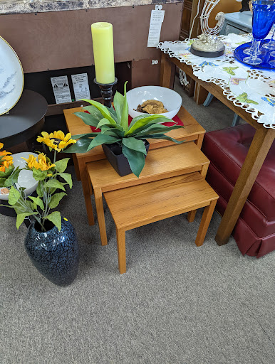 Auction House «RPN Sales & Auction House», reviews and photos, 4451 N Milwaukee Ave, Chicago, IL 60630, USA