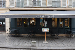 Photo n°32 de Positive Déli _rue de Satory à Versailles ()