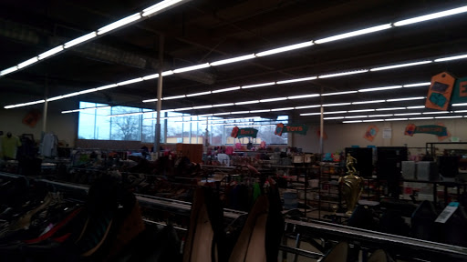 Thrift Store «Thrift Town», reviews and photos, 410 El Camino Ave, Sacramento, CA 95815, USA