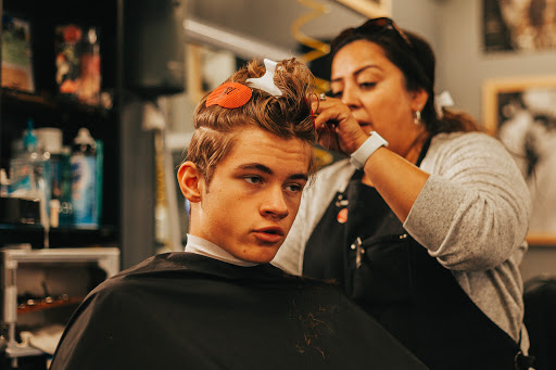 Barber Shop «Dream Team Barber Shop», reviews and photos, 7107 Turfway Rd, Florence, KY 41042, USA