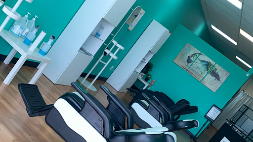 DOLLY'S EYEBROW THREADING STUDIO - Beauty Salon in Graham