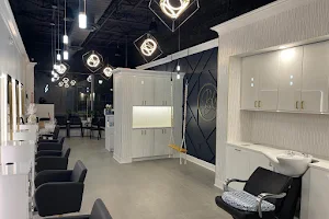 Salon Blu image