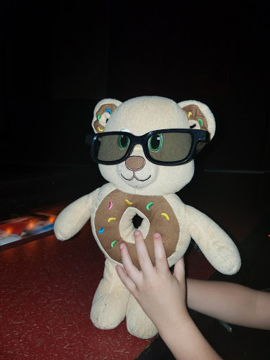 Movie Theater «AMC DINE-IN Menlo Park 12», reviews and photos, 55 Parsonage Rd #390, Edison, NJ 08837, USA