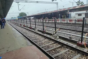 मऊ रेलवे स्टेशन image