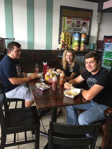 Barbecue Restaurant «Bradford BBQ Restaurant, Taproom, & Growler Bar», reviews and photos, 2220 Nicholasville Rd #101, Lexington, KY 40503, USA