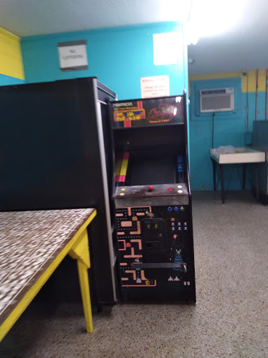 Laundromat «24 Hour Coin Laundry», reviews and photos, 611 James Lee Rd, Fort Walton Beach, FL 32547, USA