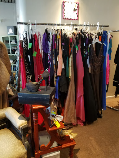 Consignment Shop «Brand Used Thrift And Consignment Shop», reviews and photos, 157 Dolson Ave, Middletown, NY 10940, USA