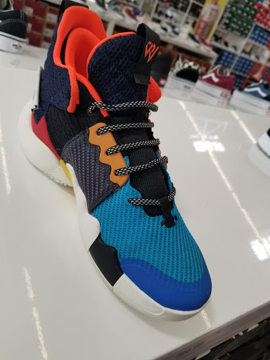 Shoe Store «WSS», reviews and photos, 104 W Foothill Blvd, Rialto, CA 92376, USA