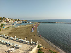 Foto von Kato Pyrgos beach mit lange bucht