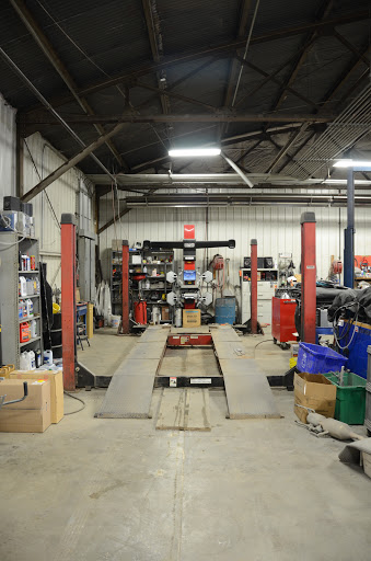 Auto Body Shop «Andrews Collision Center Inc», reviews and photos, 815 3rd St SE, Cedar Rapids, IA 52401, USA