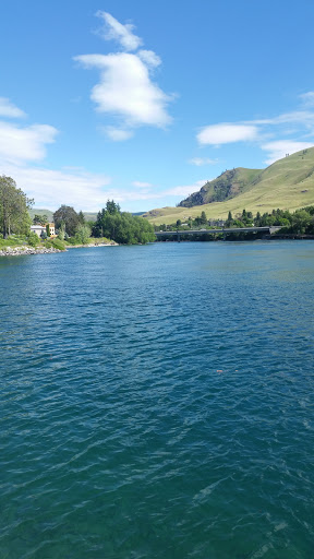 Book Store «Riverwalk Books», reviews and photos, 116 E Woodin Ave, Chelan, WA 98816, USA