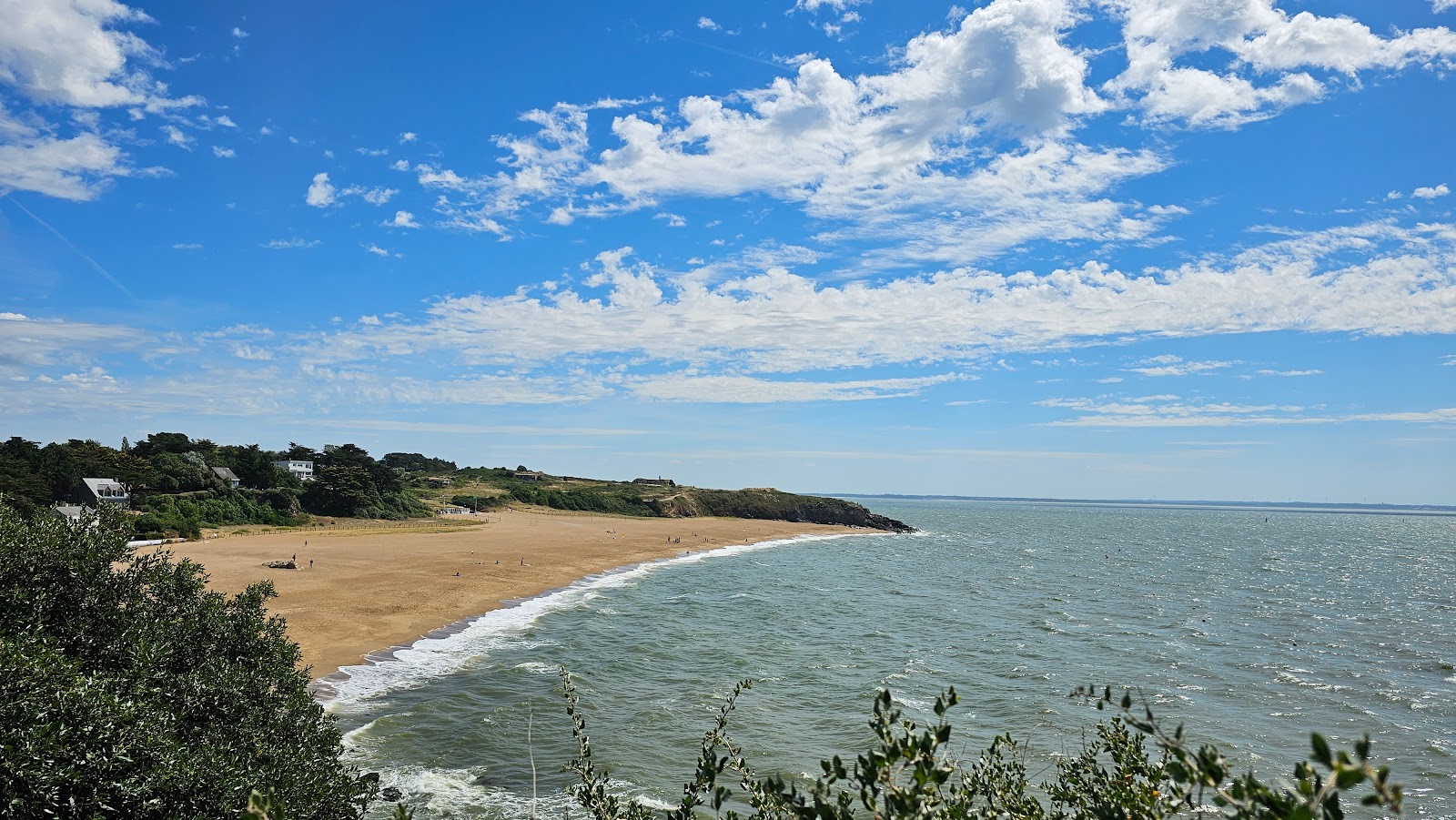 Plage de la Courance'in fotoğrafı - rahatlamayı sevenler arasında popüler bir yer
