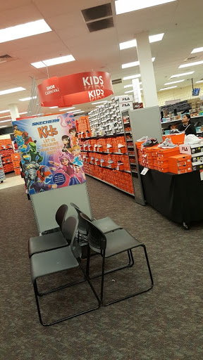 Shoe Store «Shoe Carnival», reviews and photos, 451 E Altamonte Dr, Altamonte Springs, FL 32701, USA