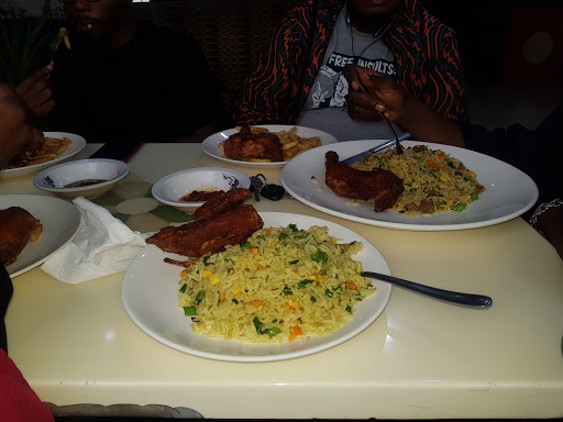 Big Treats, Ungwan Sarki Muslimi, Kaduna, Nigeria, Fast Food Restaurant, state Kaduna