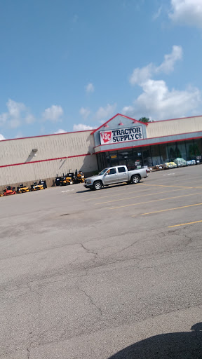 Home Improvement Store «Tractor Supply Co.», reviews and photos, 11181 Maple Ridge Rd, Medina, NY 14103, USA