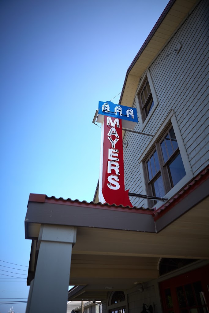 Mayer's Tavern 08204