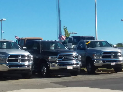 Car Dealer «DARCARS Chrysler Dodge Jeep Ram of Marlow Heights», reviews and photos, 5060 Auth Way, Suitland, MD 20746, USA