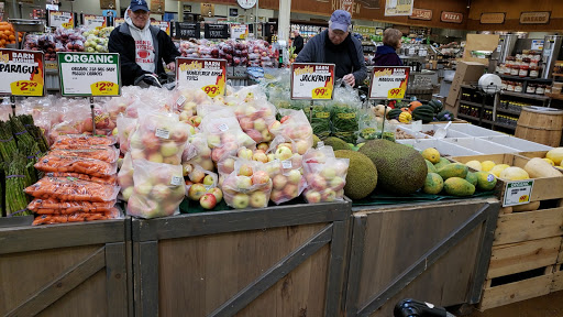 Grocery Store «Fresh Thyme Farmers Market- Town & Country», reviews and photos, 13957 Manchester Rd, Ballwin, MO 63011, USA