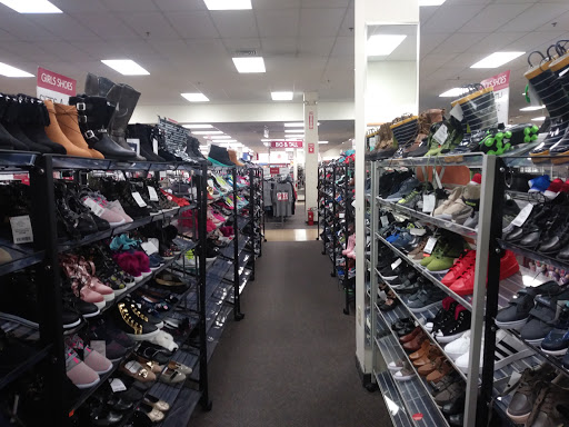 Clothing Store «Burlington Coat Factory», reviews and photos, 233 Broad St, Bridgewater, MA 02324, USA