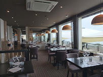 Atmosphère du Restaurant de fruits de mer Le Beau Site à Cabourg - n°1