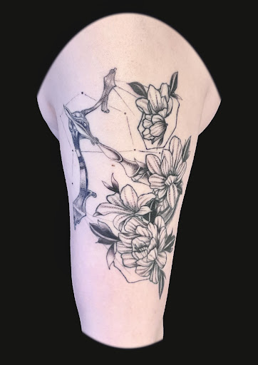 Explore small bee tattoo ideas, creative tattoo ideas in Bayside, available at Hao Tattoo 