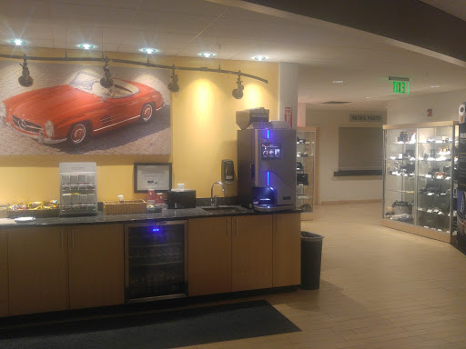 Mercedes Benz Dealer «Mercedes-Benz of Hanover», reviews and photos, 1877 Washington St, Hanover, MA 02339, USA