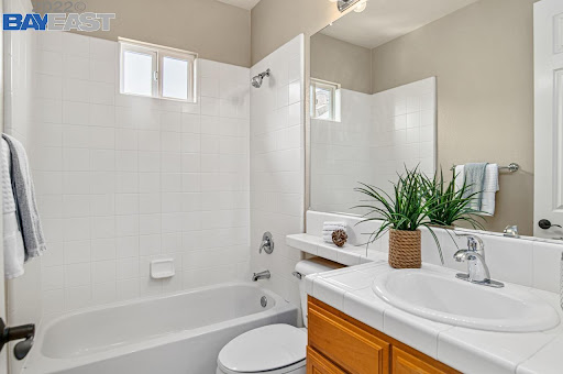 Doug Buenz REALTOR - 680 Doug Buenz Group image
