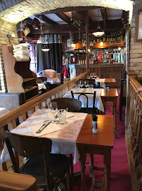 Atmosphère du Restaurant La taverne Fischer à Annecy - n°19