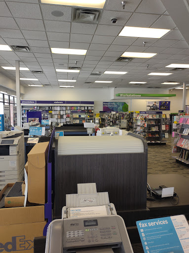 Print Shop «FedEx Office Print & Ship Center», reviews and photos, 10201 University Ave, Clive, IA 50325, USA