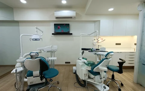 iDent - Dental Clinic || Best Dental Clinic in Makarba image