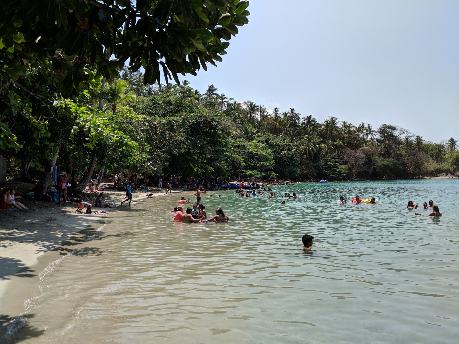 Foto de Playa Blanca con agua cristalina superficie