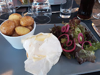 Plats et boissons du Restaurant français Restaurant Les Pieds dans l'Eau à La Flotte - n°7