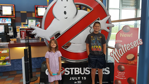 Movie Theater «Regal Cinemas Hollywood 10 - St. Joseph», reviews and photos, 5405 N Belt Hwy, St Joseph, MO 64506, USA