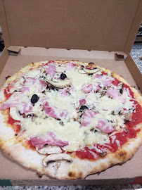 Plats et boissons du Pizzas à emporter Camion Pizza chez Papa à Marseille - n°18