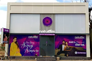 Naturals Unisex Salon Tellapur image