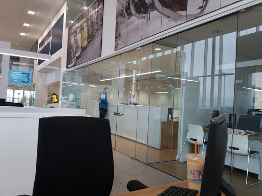 Volkswagen Dealer «Elgin Volkswagen», reviews and photos, 2630 Auto Mall Dr, Elgin, IL 60124, USA