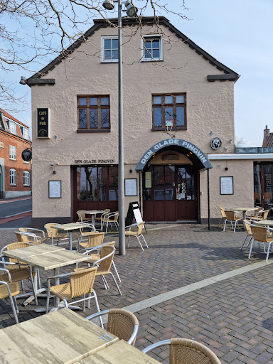 Den Glade Pingvin in Struer, Favrskov