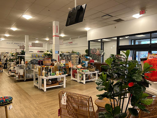 Department Store «HomeGoods», reviews and photos, 558 New York Ave, Lyndhurst, NJ 07071, USA