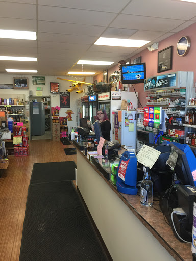 Liquor Store «The Hood River Liquor Store», reviews and photos, 2149 Cascade Ave, Hood River, OR 97031, USA