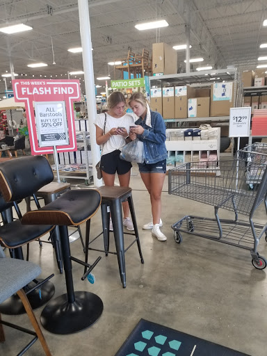 Home Goods Store «At Home», reviews and photos, 1811 N Dixie Hwy, Elizabethtown, KY 42701, USA