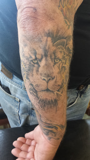 Tattoo Shop «OCTOPUS INK TATTOO», reviews and photos, 410 1st St, Lake Oswego, OR 97034, USA