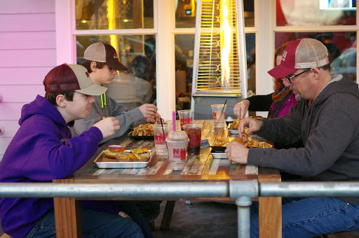 Hamburger Restaurant «NN BURGER - Tappahannock», reviews and photos, 303 Queen St #911, Tappahannock, VA 22560, USA