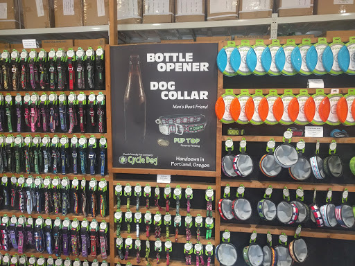Pet Supply Store «Cycle Dog - Earth Friendly Pet Company», reviews and photos, 2215 NW Quimby St, Portland, OR 97210, USA