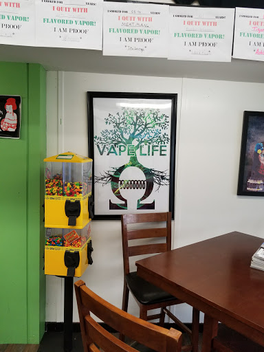 Vaporizer Store «Green Forest Vapor Shop Electronic Cigarettes», reviews and photos, 106 E Main St, Belleville, IL 62220, USA