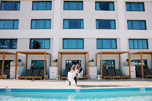 Hilton Santa Monica Hotel & Suites image