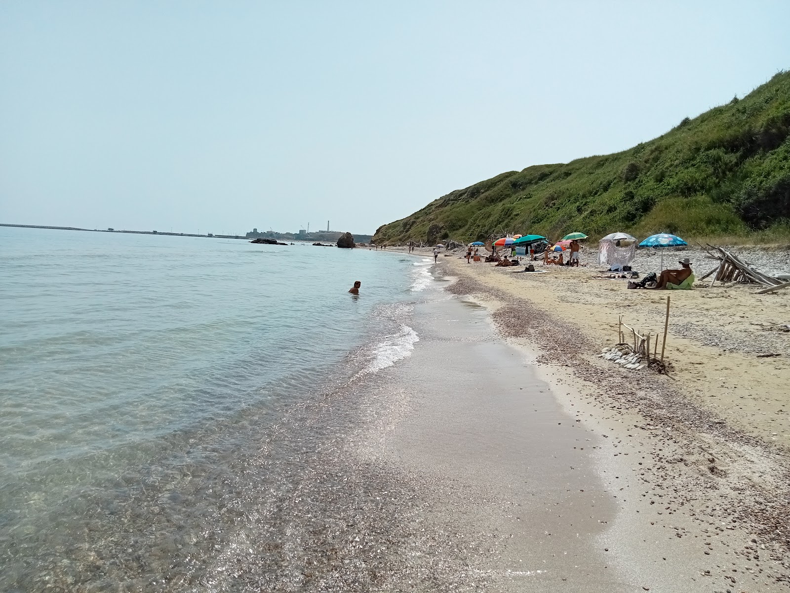 Foto de Spiaggia dei Libertini localizado em área natural